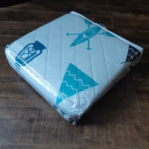 New 3-Piece Signature Quilt Bedding Set - DOUBLEQUEEN Size - Picture 3 of 3